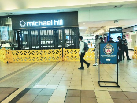 Fairview Mall]_AJT hĵTߦp]