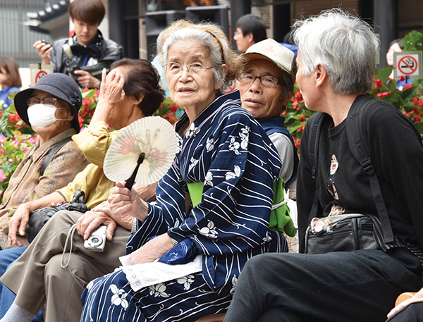 ãå¥³æ§è¼é·å£½ãçåçæå°çµæ